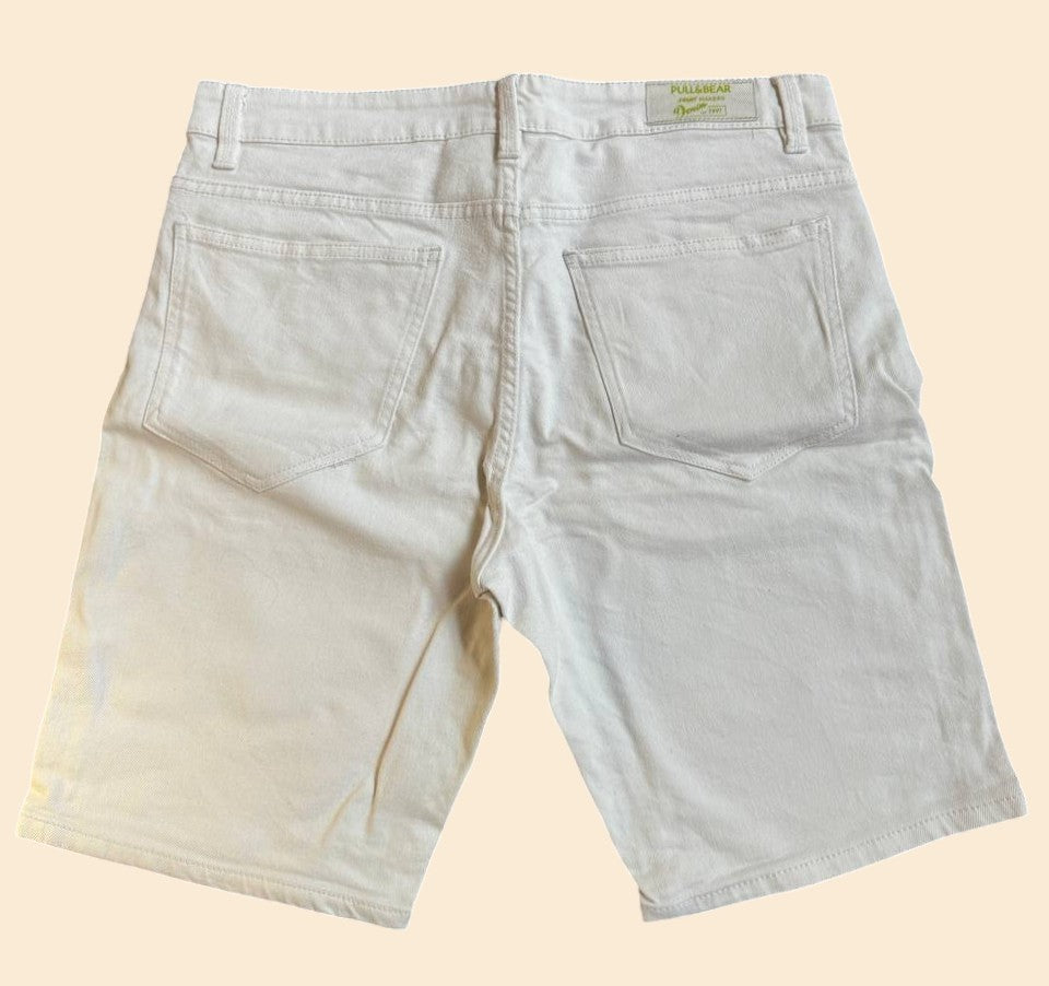 UNIQLO MEN'S SLIM FIT WHITE BERMUDAS