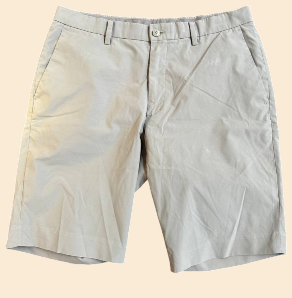 UNIQLO MEN'S WHITE BERMUDAS